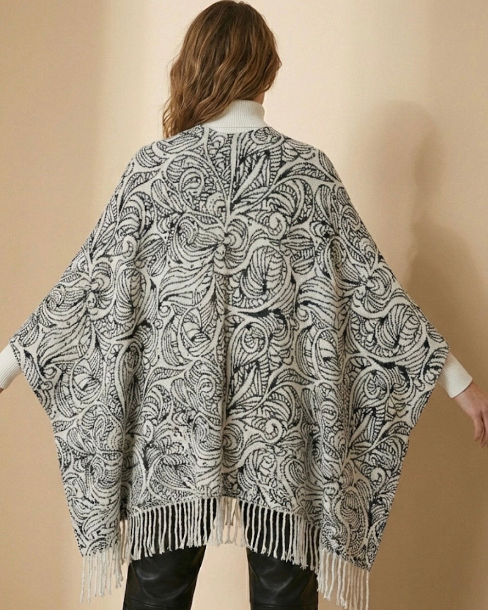 The Majesty White Sleeve Poncho