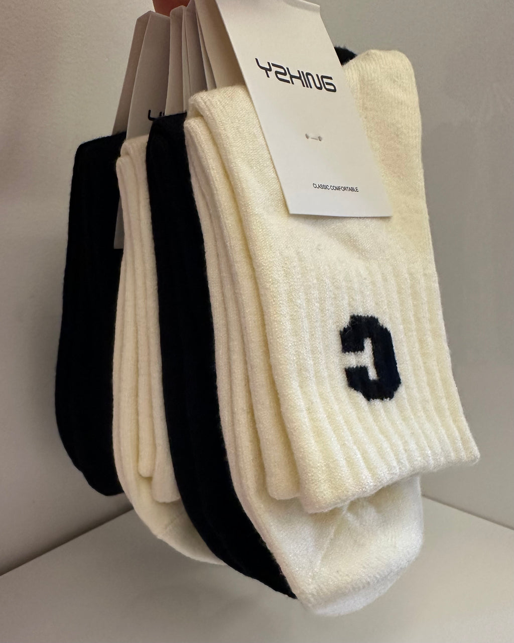 The New UniSex Letter C Korean Warm Socks Set