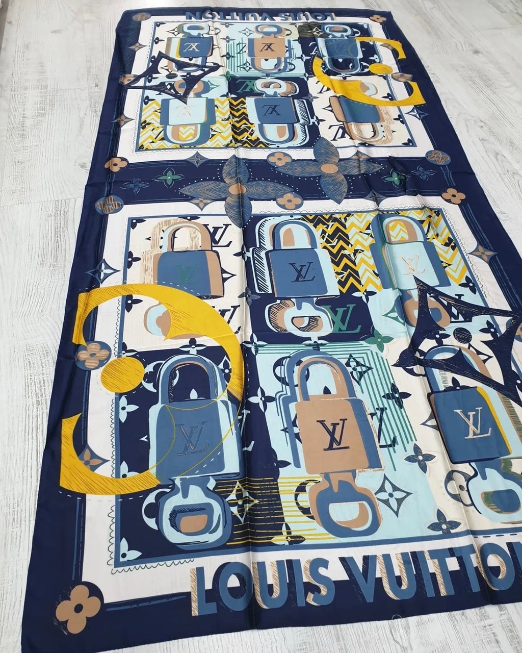 Geo-Lock Louis Vuitton Silky Scarf