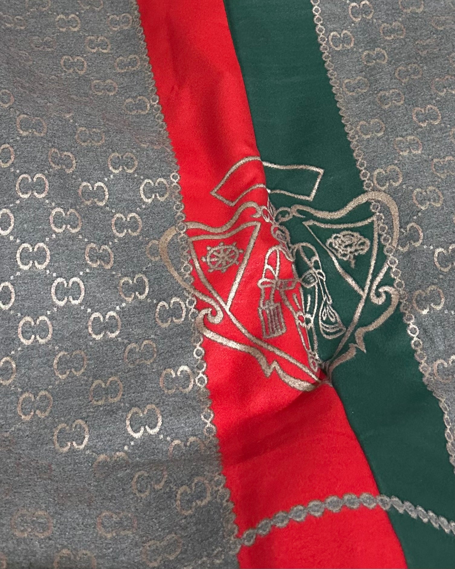 The Florence Crest Wrap