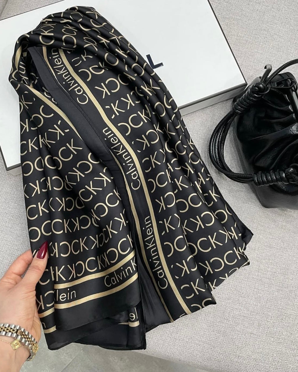 The Signature Noir Calvin Klein Silky Scarf
