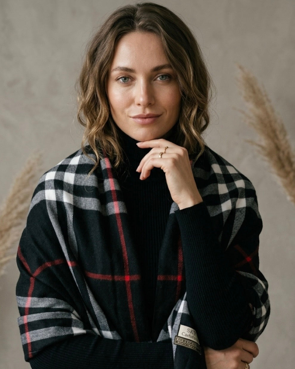 BURBERRY Black Checked Cashmere Scarf