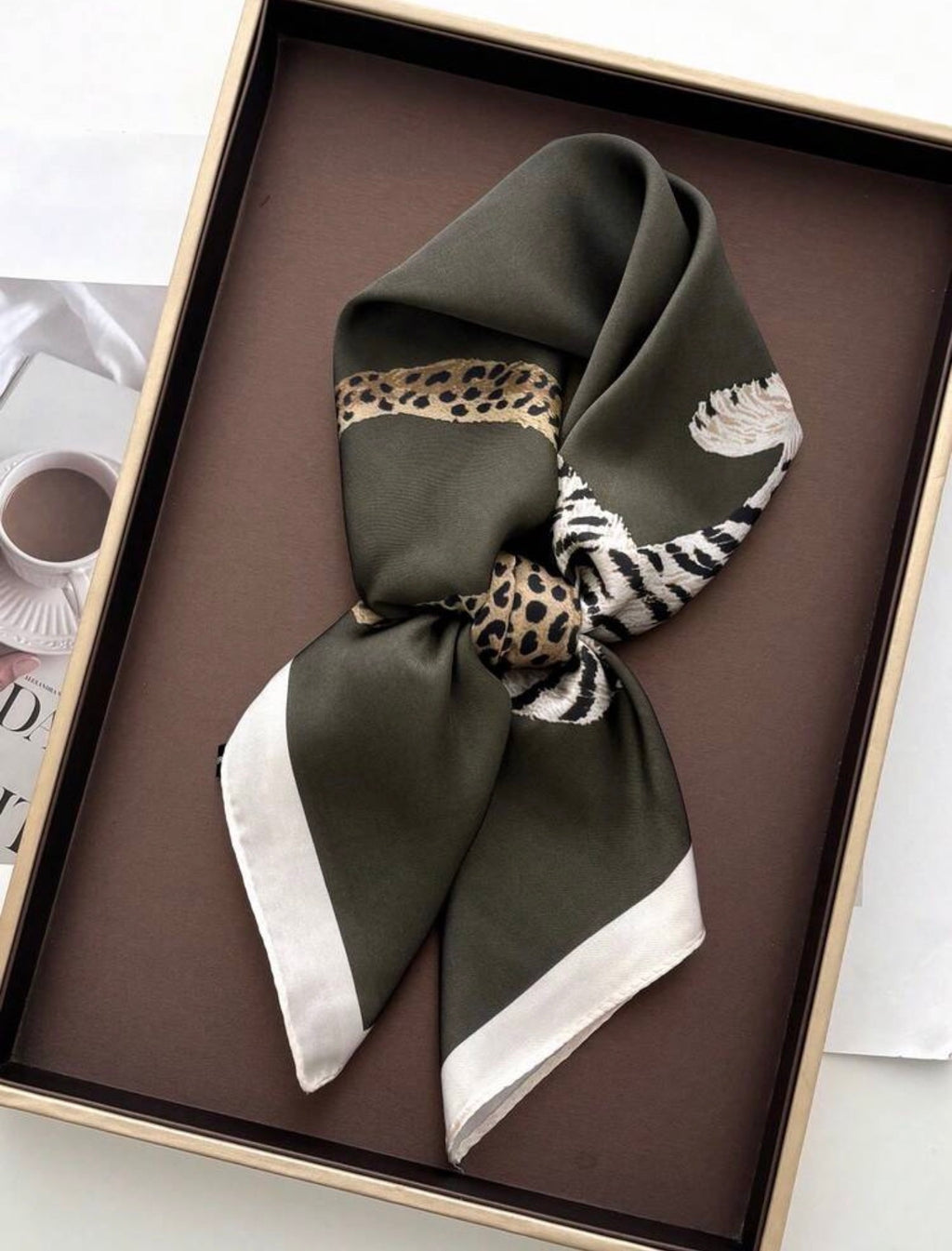 The Chic Savannah silky headscarf