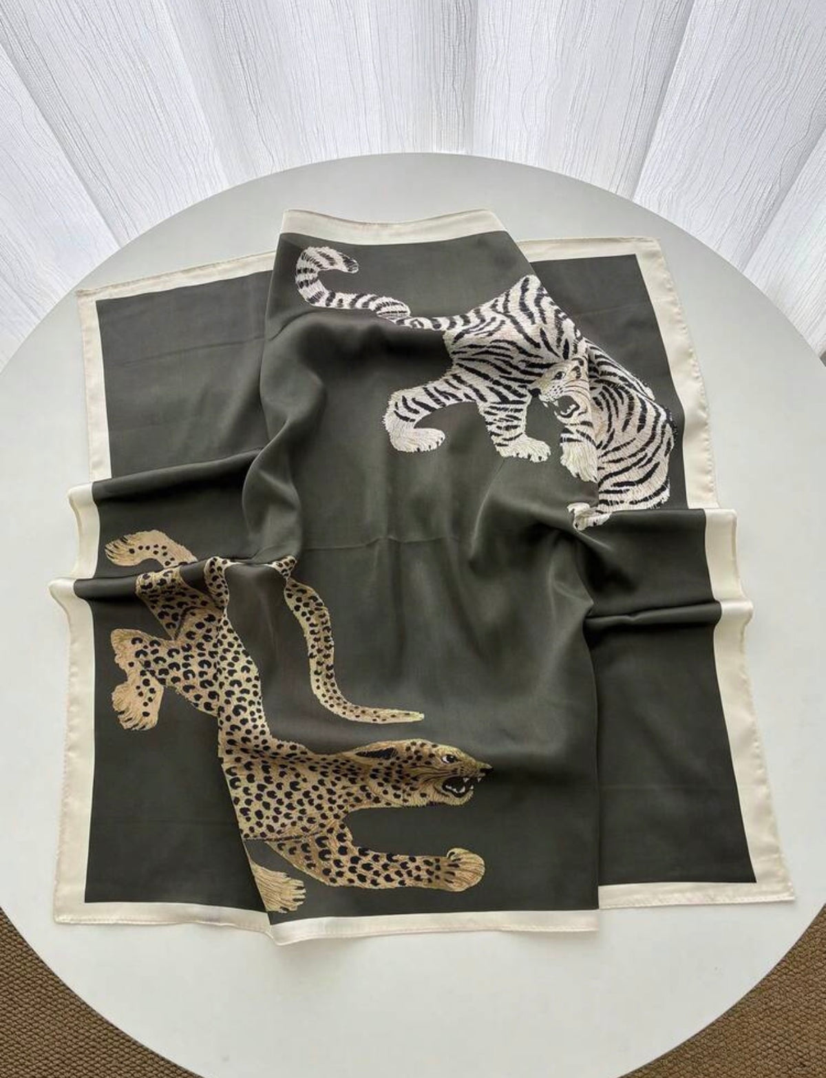 The Chic Savannah silky headscarf