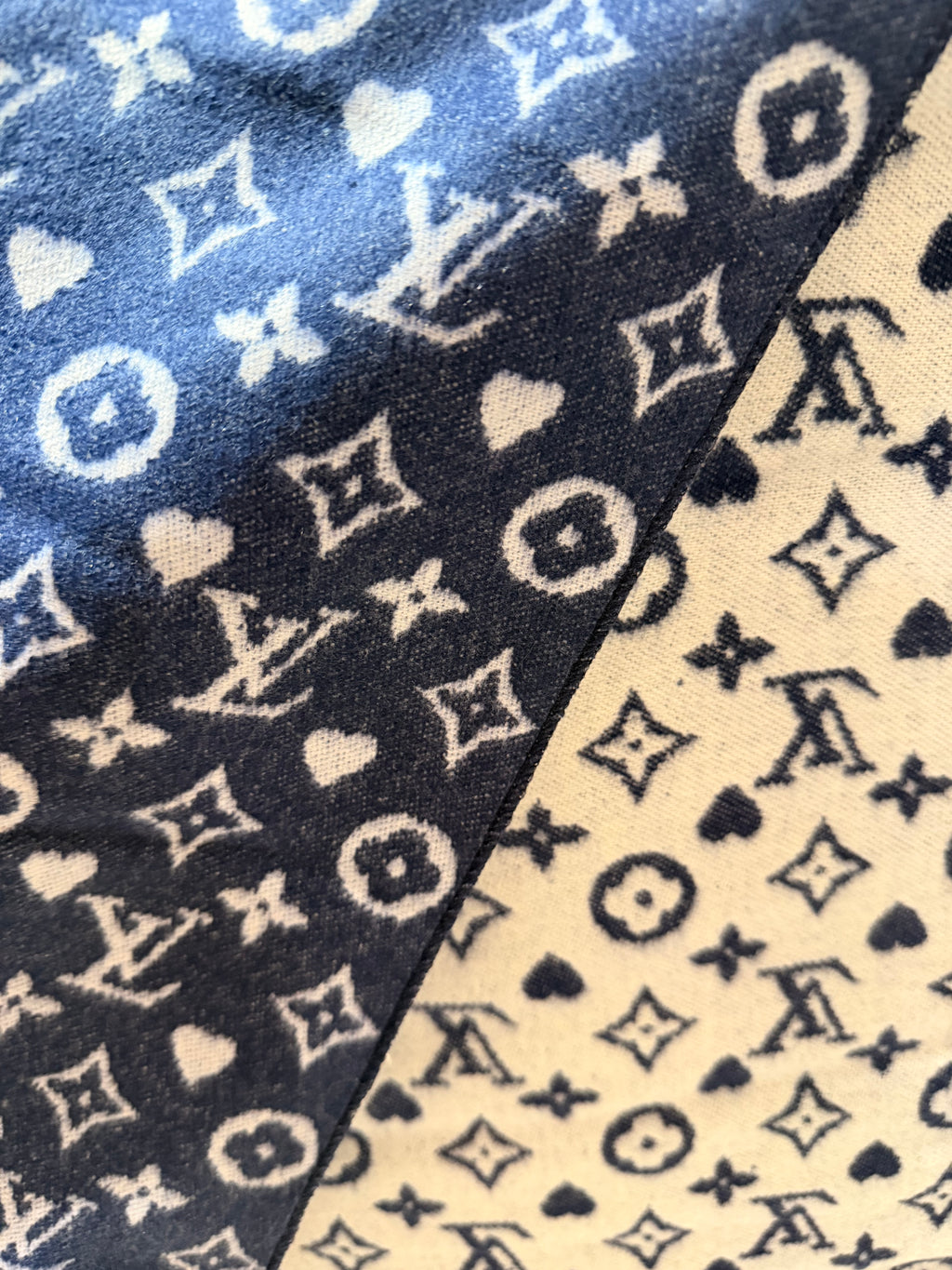 LOUIS VUITTON Timeless Navy Wrap