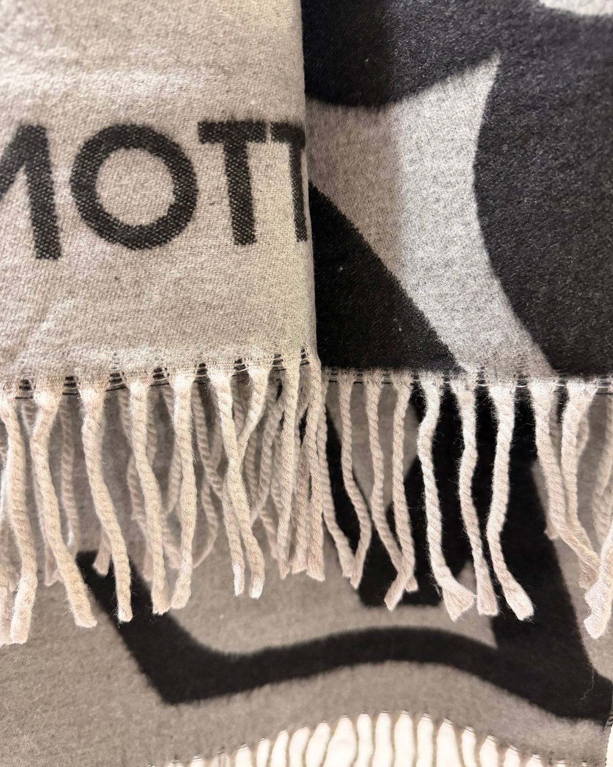 LOUIS VUITTON The Onyx & Slate Jacquard Scarf