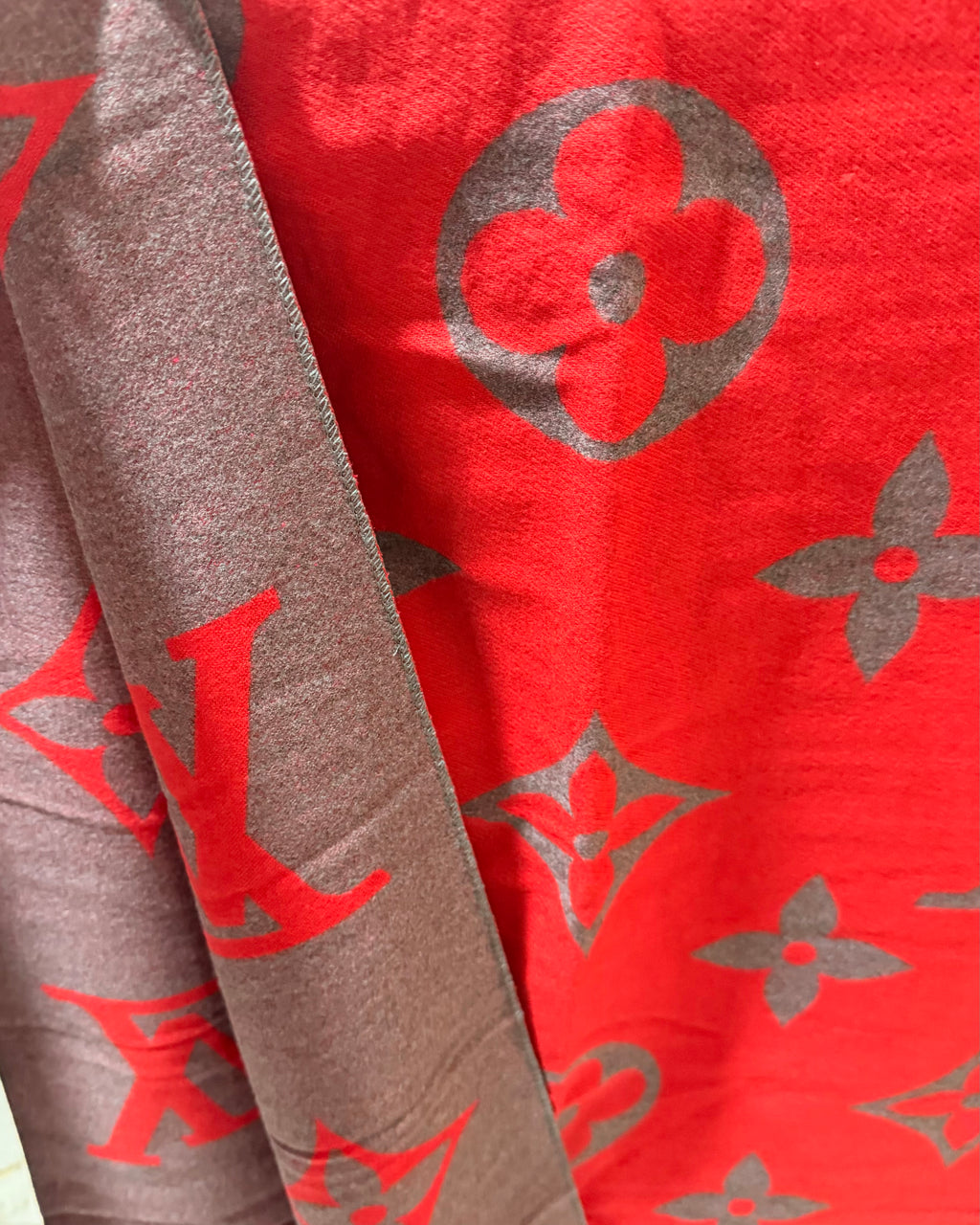 LOUIS VUITTON Crimson Signature Wrap