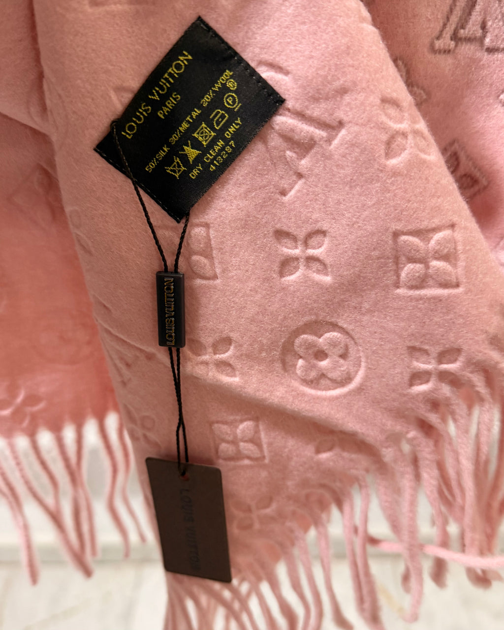 LOUIS VUITTON Blush Elegance Scarf