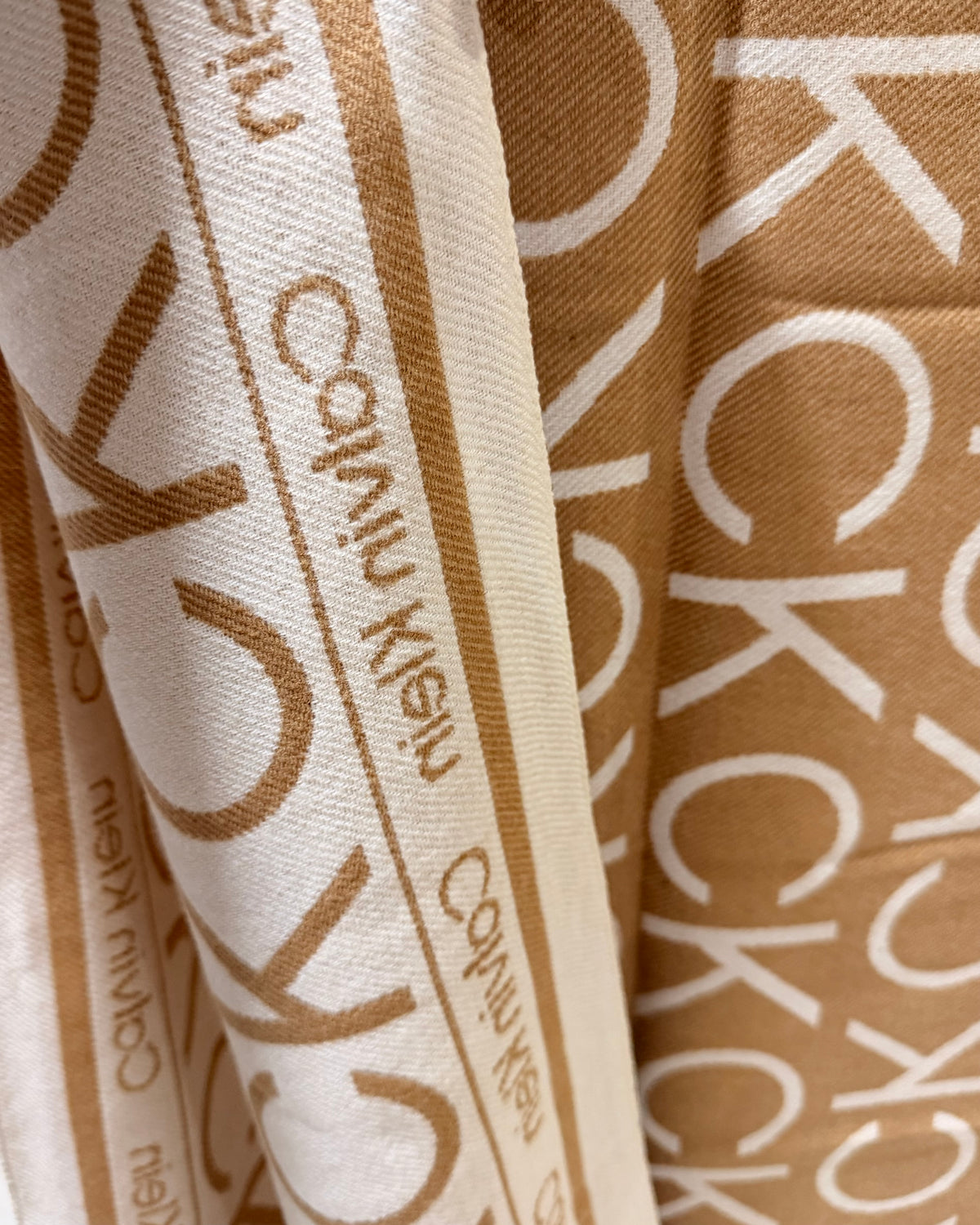CALVIN KLEIN Classic Camel Scarf