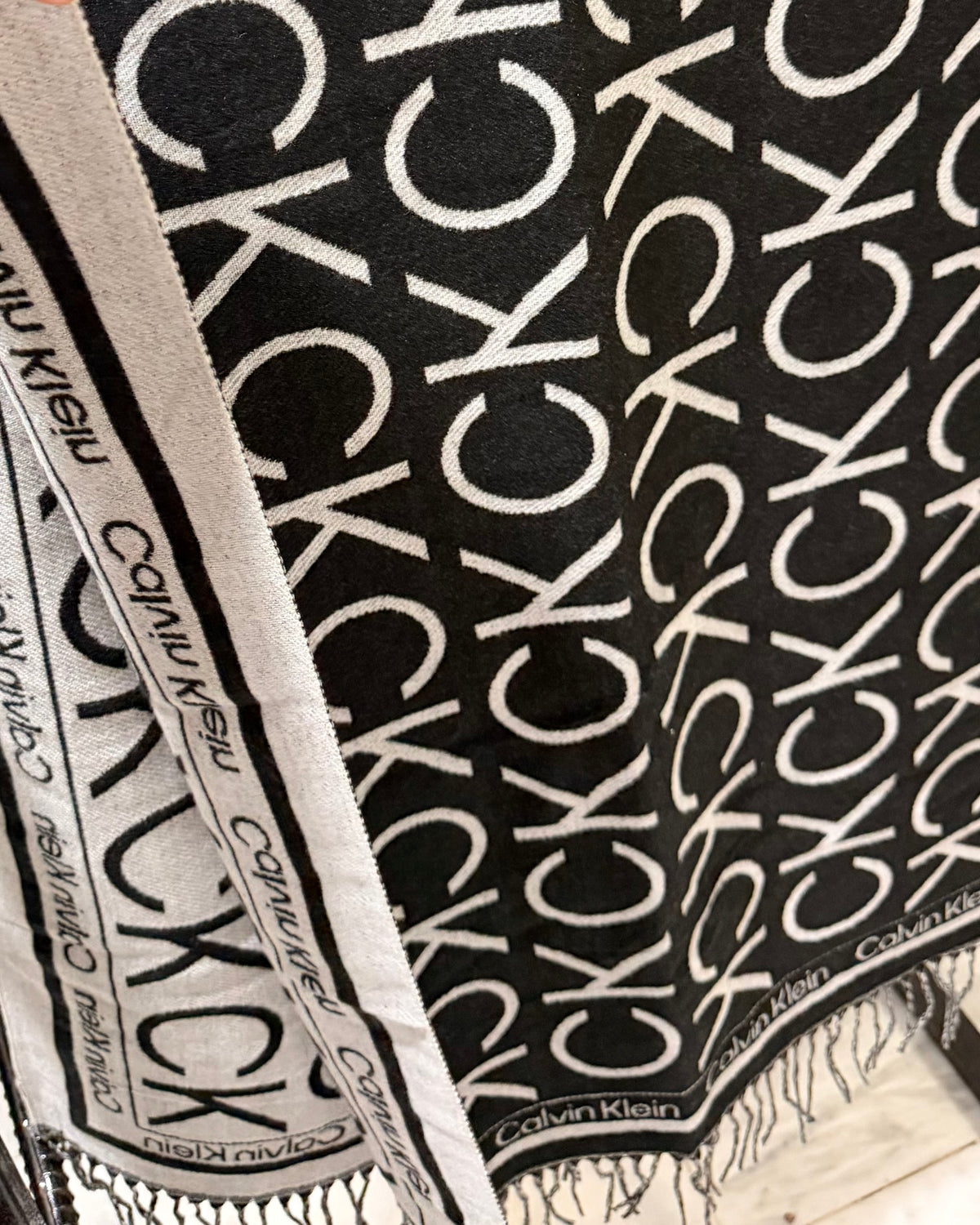 CALVIN KLEIN Midnight Signature Scarf