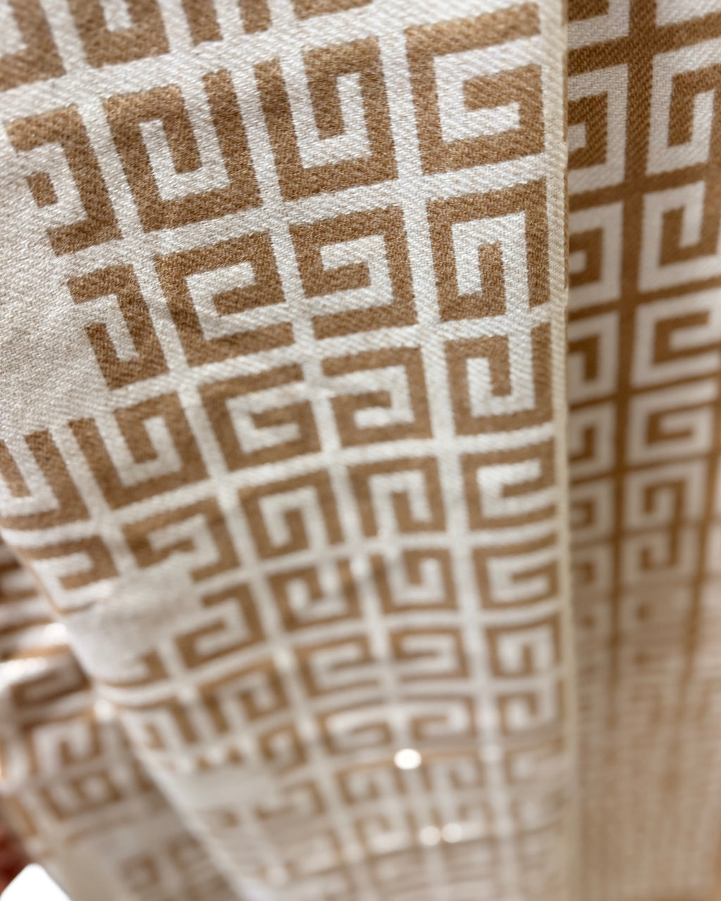 GIVENCHY Café Crème Wrap