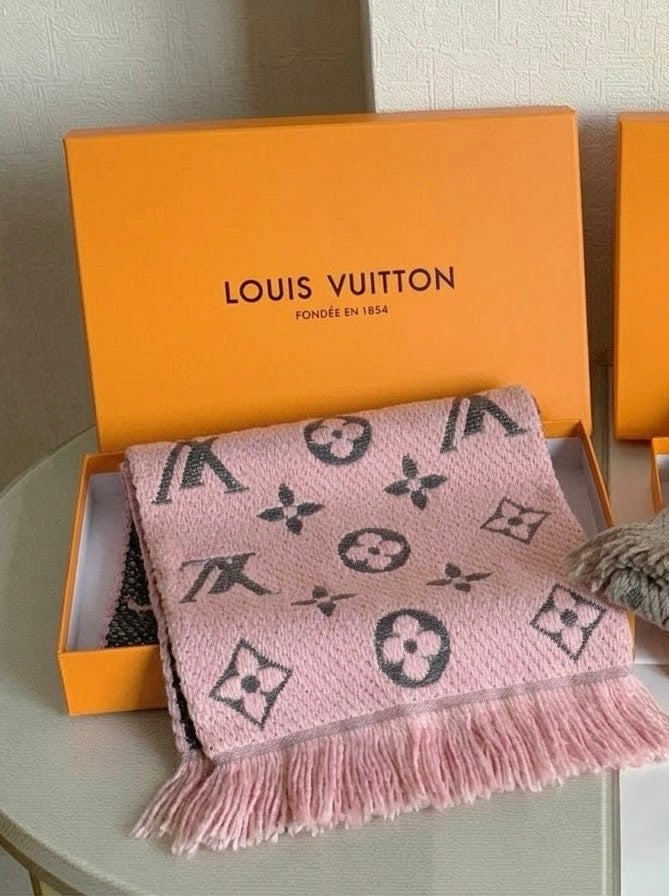 LOUIS VUITTON Boulevard Rose Scarf