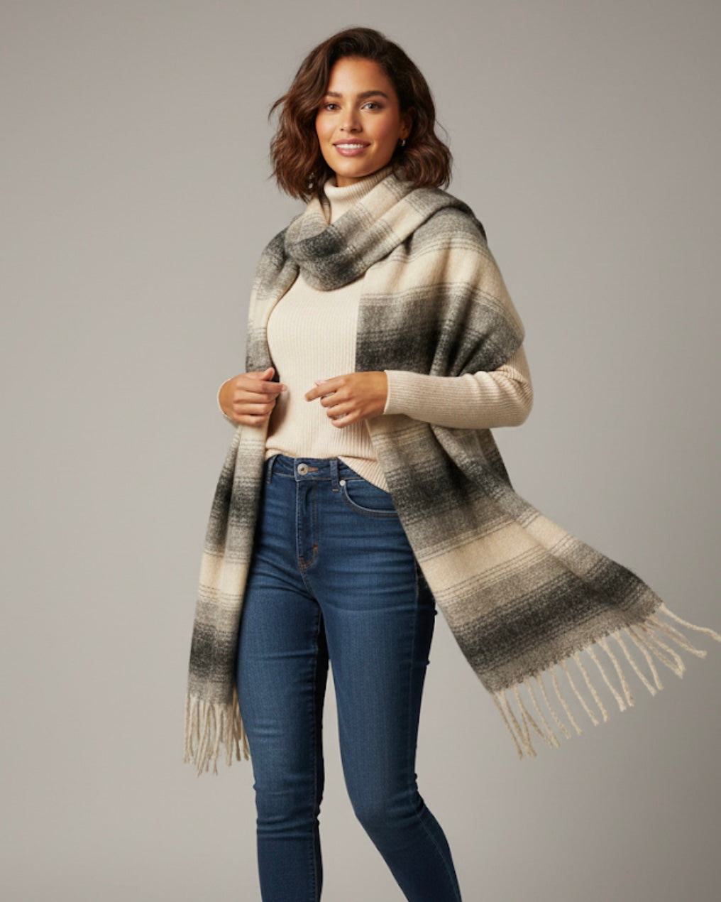 Cabin Grey Fluffy Scarf